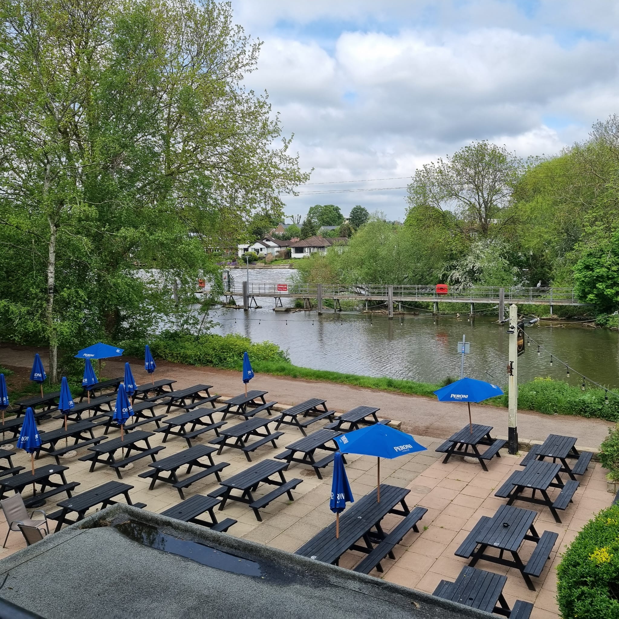 Weir Hotel | Walton on Thames